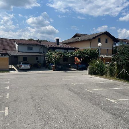Room Oaza Miru Maribor Exteriör bild