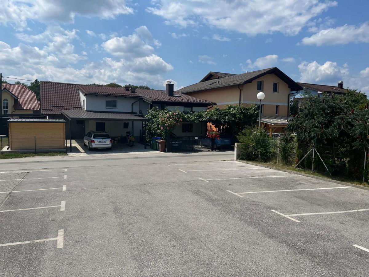 Room Oaza Miru Maribor Exteriör bild